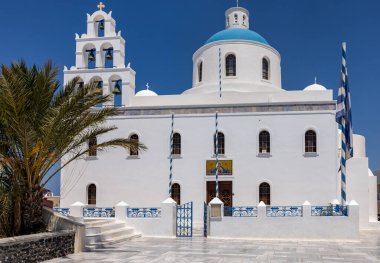 Yunanistan 'ın Santorini adasındaki Panagia Platsani Kilisesi.