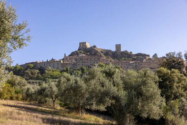 Montemassi, Grosseto ilinin güçlendirilmiş bir köyüdür. Toskana 'da. İtalya