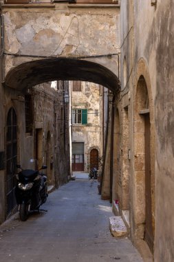 Pitigliano - İtalya 'nın Toskana kentindeki Tuff Tepesi' nde Etrüsk zamanında kurulan ortaçağ şehri..
