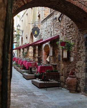 Sahip Marittima, İtalya - 11 Eylül 2022: Tuscany, İtalya 'daki eski Sahip Marittima kasabası, aynı zamanda Citta Slow olarak da bilinir. 