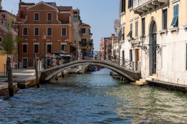 Venedik, İtalya - 6 Eylül 2022: Campo San Vio Venedik Dorsoduro bölgesinde Büyük Kanal.