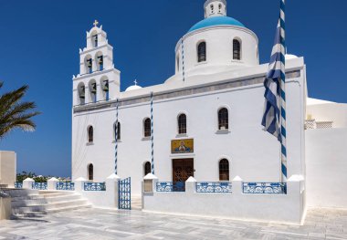 Yunanistan 'ın Santorini adasındaki Panagia Platsani Kilisesi.
