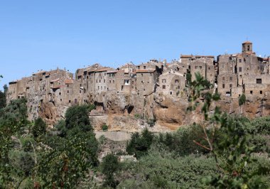 Pitigliano - İtalya 'nın Toskana kentindeki Tuff Tepesi' nde Etrüsk zamanında kurulan ortaçağ şehri..