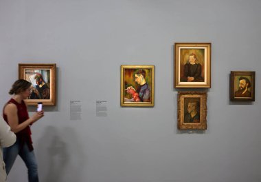 Paris, Fransa - 19 Mart 2025: The Center Pompidou 'da Suzanne Valadon' un monografik sergisi (1865-1938), cesur ve ikonik bir sanatçı ve neslinin en önemli örneklerinden biri.. 