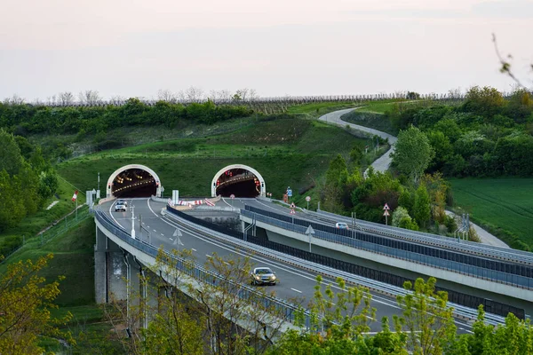 Hungarian Highway Tunel Evening Imagens De Bancos De Imagens