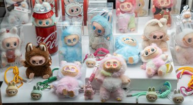 Side, Türkiye 29 Temmuz 2025. Labubu oyuncakları bir dükkanda.