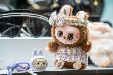 Side, Türkiye 29 Temmuz 2025. Labubu oyuncakları bir dükkanda.