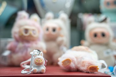 Side, Türkiye 29 Temmuz 2025. Labubu oyuncakları bir dükkanda.