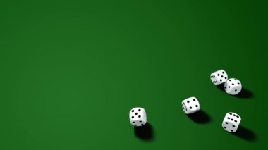 Parlak gri arkaplanda 5 zar atılır - düz - 3D görüntüleme