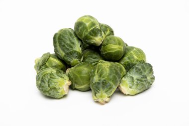 Beyaz arka planda Brüksel lahanası - stüdyo fotoğrafçılığı