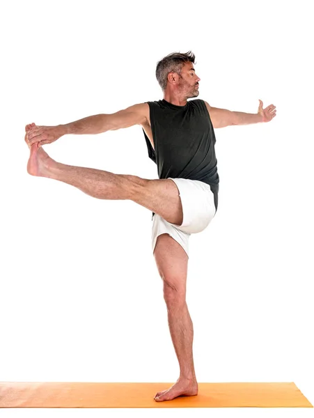 Man Och Hatha Yoga Asana Framför Vit Bakgrund — Stockfoto