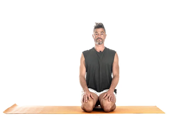 Adam Hatha Yoga Asana Beyaz Arkaplan Önünde — Stok fotoğraf