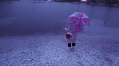 Wet snow before the new year, at least some mood of snow on the eve of the holiday.