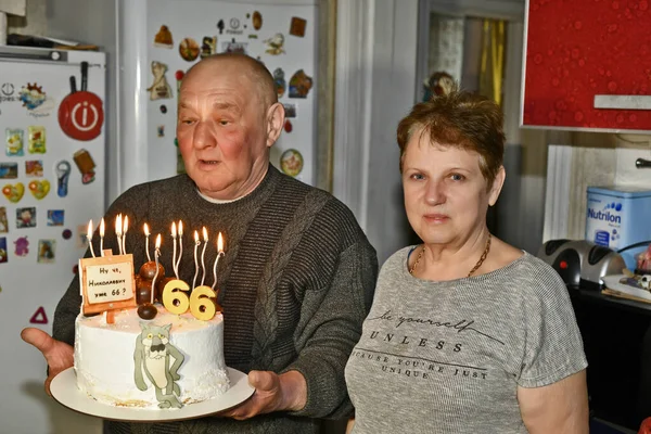 Family Celebrates Birthday Year Old Man — Stock Photo, Image
