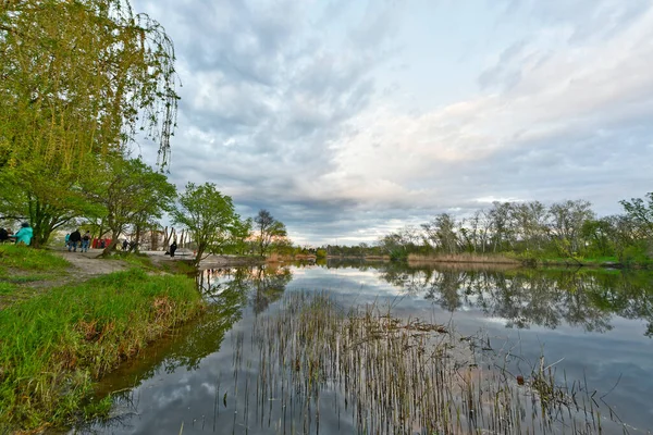 乌克兰Novomoskovsk萨马拉河岸的春天风景 — 图库照片