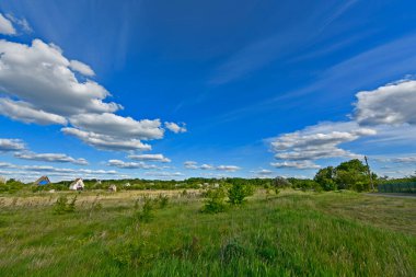Nehir kıyısı boyunca güzel kırsal manzaralar. Samara Nehri, Ukrayna 'nın en büyük nehri olan Dinyeper' in sol koludur. Kökeni, Donetsk Oblastı 'nın batısındaki Veselaya Gora adlı küçük bir köyden geliyor..