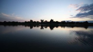 Nehir kıyısı boyunca güzel kırsal manzaralar. Samara Nehri, Ukrayna 'nın en büyük nehri olan Dinyeper' in sol koludur. Kökeni, Donetsk Oblastı 'nın batısındaki Veselaya Gora adlı küçük bir köyden geliyor..