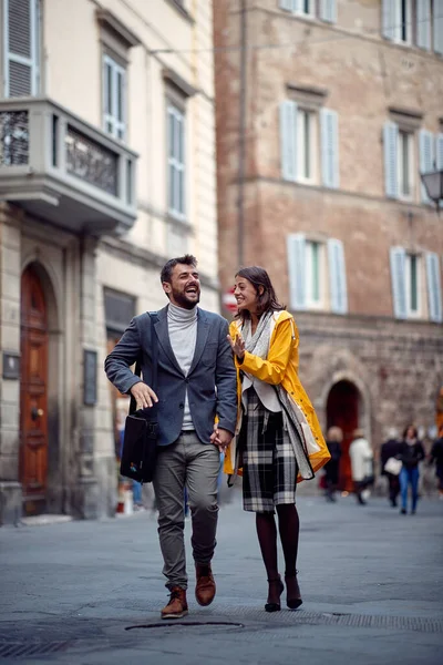 Young Couple Love Chatting While Enjoying Walk Old City Relaxed — Stock Photo, Image