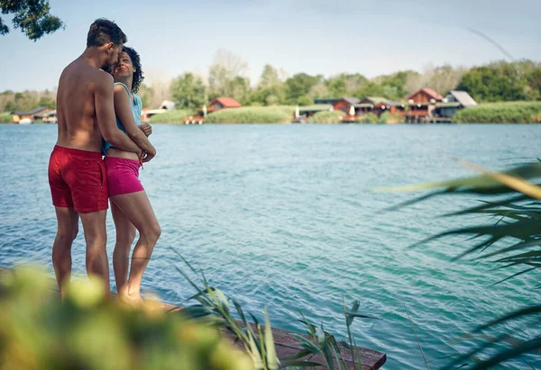 Young Couple Love Hug Standing Dock River Bank Enjoying Romantic — Stock Photo, Image