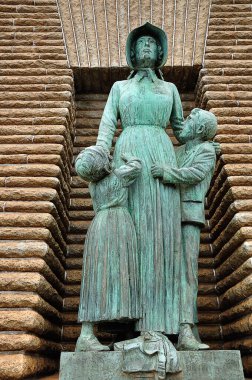 Voortrekker Kadın ve Çocuk Heykeli Güney Afrika, Pretoria 'daki Voortrekker Müzesi' nde