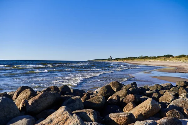 Piękne Wybrzeże Łotwie Latarnią Morską Pobliżu Miasta Liepaja Skupienie Selektywne — Zdjęcie stockowe