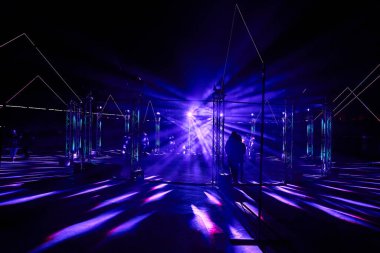 Klaipeda, Litvanya - 23 Şubat 2023 - Litvanya 'daki Işık Festivali' nde hafif kurulum