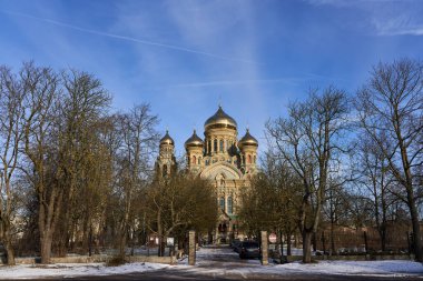 Liepaja. Letonya - 5 Şubat 2023 - Harikulade Aziz Nicholas Katedrali 'nin güzel manzarası