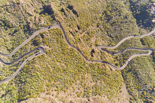 Passo Montanha Com Uma Bela Estrada Carros Vista Superior Serpentina — Fotografia de Stock