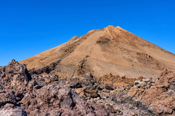 火山顶部的特写镜头 沉睡的火山在等待中 — 图库照片