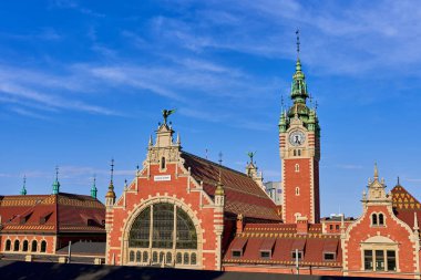 Gdansk, Polonya - 26 Haziran 2023 - tren istasyonu. Gdansk Sembolü