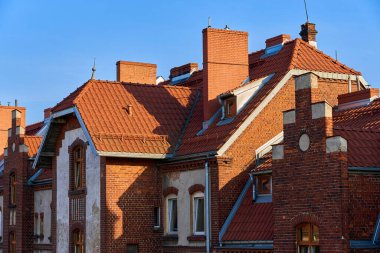 Gdansk, Polonya - 26 Haziran 2023 - Şehrin eski bölümündeki güzel tarihi bina