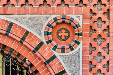 Eski bir Alman tarihi binasının duvarının bir parçası. Güzel yardım duvarları