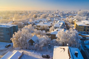 Kretinga, Litvanya - 10 Aralık 2022 - Basit klasik Litvanya binası