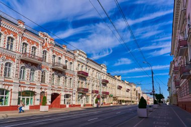 Gomel, Belarus - 09 Ağustos 2022 - Şehrin tarihi caddesi. Bir turizm beldesi