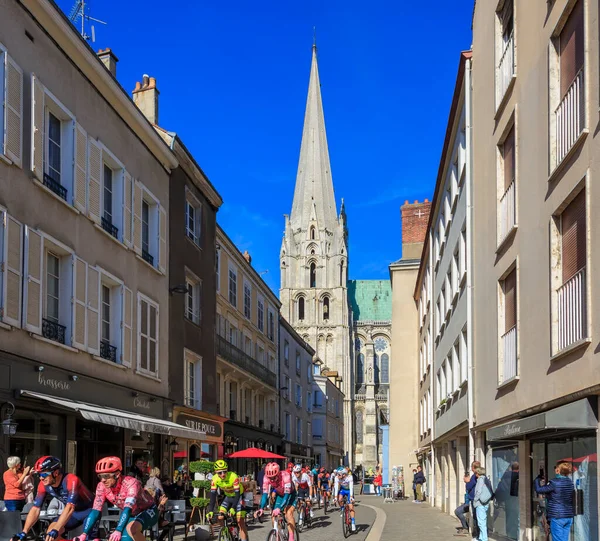 Chartres Francie Října 2022 Peloton Jezdí Malé Ulici Jižní Části — Stock fotografie