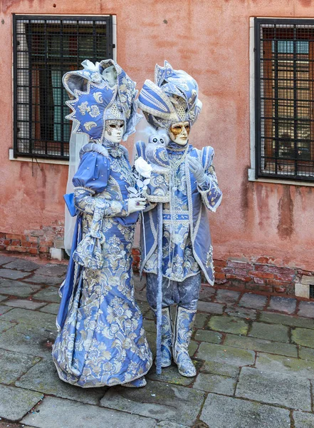 Venice Italy February 2012 Environmental Portrait Couple Disgused Beautiful Old — Stock Photo, Image