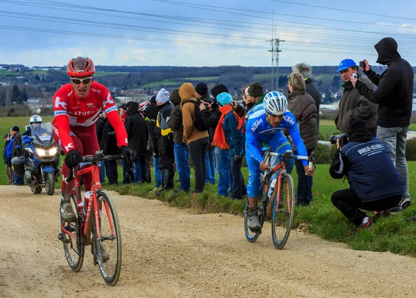 Вендом Франция Марта 2016 Двое Велосипедистов Едут Грязной Дороге Tertre — стоковое фото