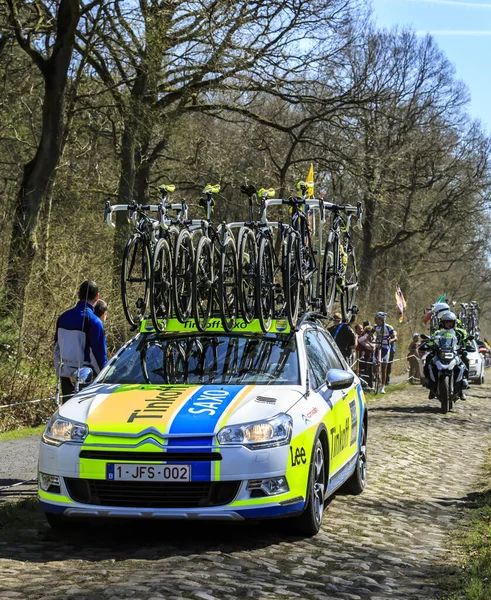 Carrefour Larbre France April 2015 Car Team Tinkoff Saxo Driving — 스톡 사진