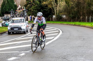 Beulle, Fransa - 10 Mart 2019: İngiliz bisikletçi Mark Cavendish, Cote de Beulle 'de Paris-Nice 2019' un 1..