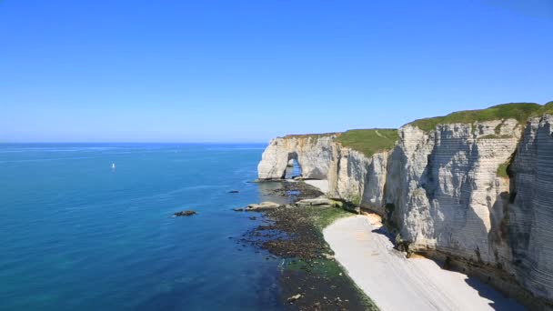 Uitzicht Manneporte Boog Aan Alabaster Coast Normandië Noord Frankrijk — Stockvideo