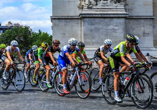 Paris France July 2016 Feminine Peloton Riding Arch Triomphe Champs Stock Image