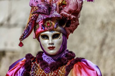 Annecy, Fransa, 16 Mart 2014: Annecy, Fransa, bir Venedik gerçek Venedik güzelliği kutluyor Karnaval sırasında poz gizli bir insan portresi.