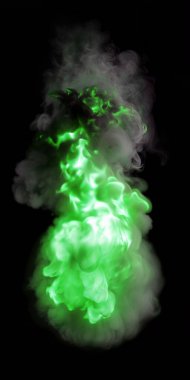 Yeşil alevlerle izole edilmiş büyük yangının alçak açılı görüntüsü ve siyah arkaplanda yanan bir meşale gibi detaylı duman.