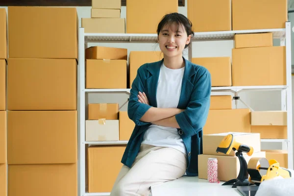 Young Female Small Business Entrepreneur Online Store Owner Working Workplace — Stock Photo, Image