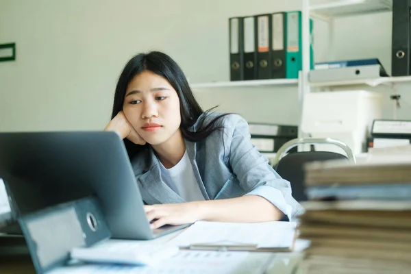 Stressed Overwork Businesswoman Office — Fotografia de Stock