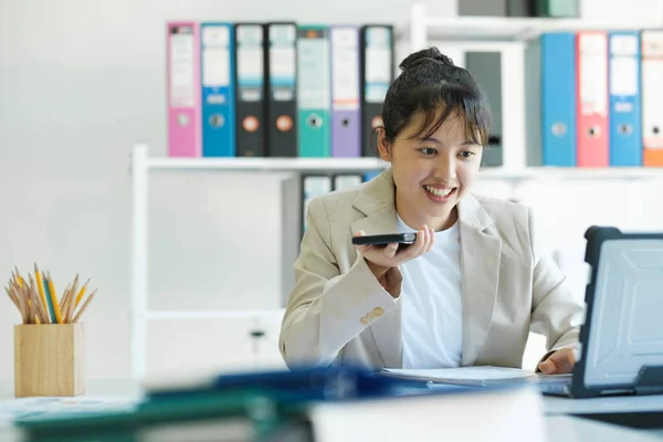 Young Asian Businesswoman Using Mobile Phone Contact Customer Businessman Searching — Stock Photo, Image