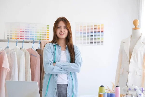 Professional Fashion Designer Standing Her Tailor Shop Arms Folded Confident — Stock Photo, Image