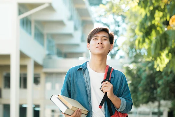Joven Estudiante Collage Masculino Motivado Inteligente Ropa Casual Mochila Pie — Foto de Stock