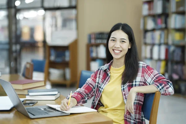 University Library Study Portrait Smart Beautiful Asian Girl Studing Reading — Stock Photo, Image