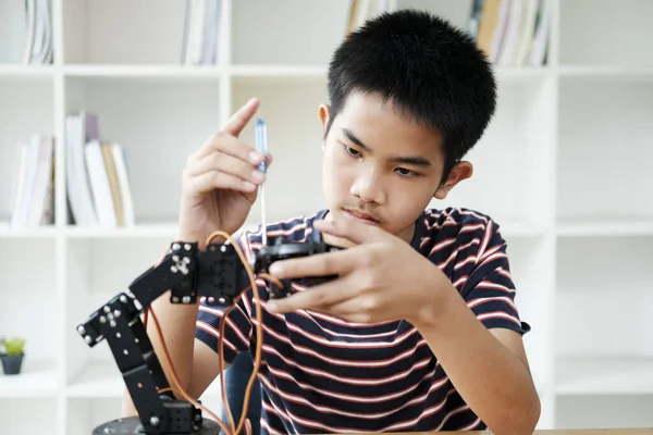 Studenten Leren Stem Onderwijs Robotica Voor Het Creëren Van Project — Stockfoto